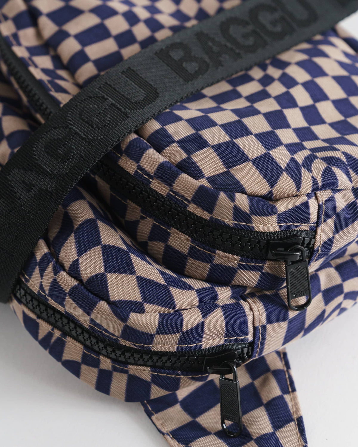 NEW BAGGU fashion Fanny Pack - INDIGO TRIPPY CHECKER